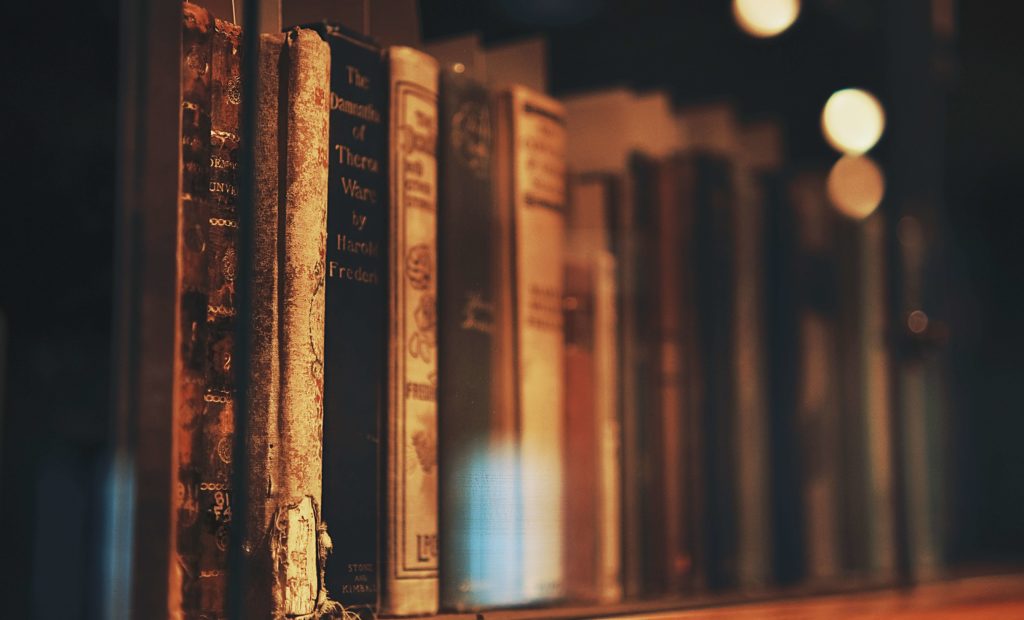 a photo of a vintage library bookshelf 